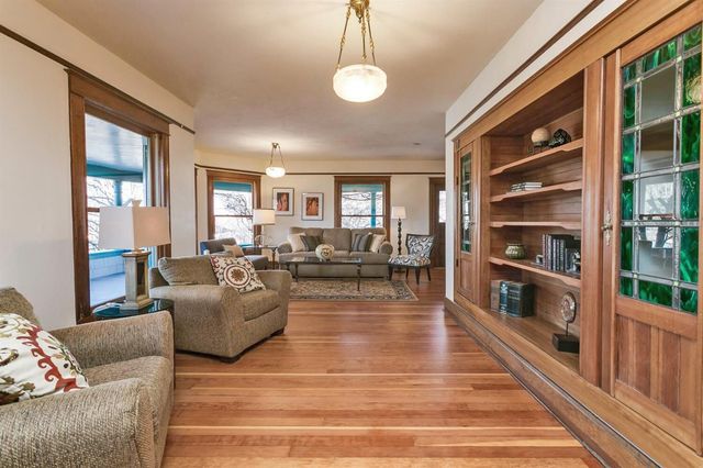 19 Gresham Street, Ashland, OR 97520