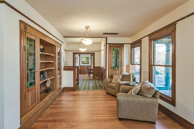 19 Gresham Street, Ashland, OR 97520