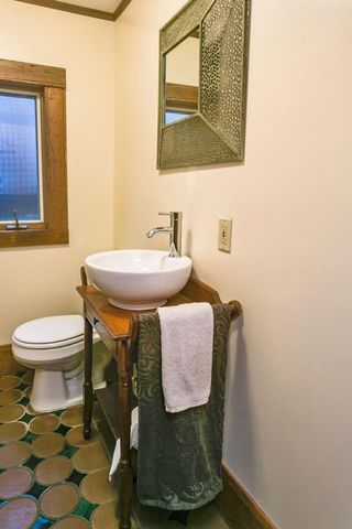 19 Gresham Street, Ashland, OR 97520