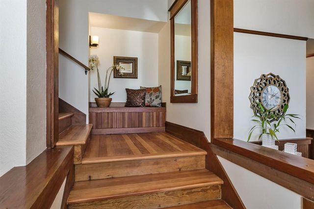 19 Gresham Street, Ashland, OR 97520