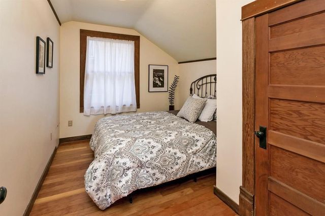 19 Gresham Street, Ashland, OR 97520