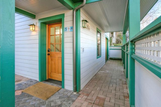 19 Gresham Street, Ashland, OR 97520