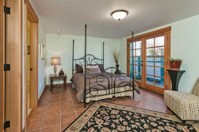 19 Gresham Street, Ashland, OR 97520