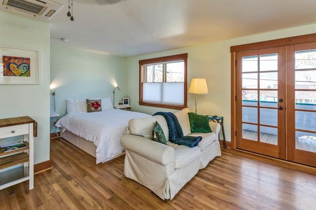 19 Gresham Street, Ashland, OR 97520