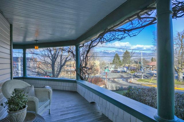 19 Gresham Street, Ashland, OR 97520