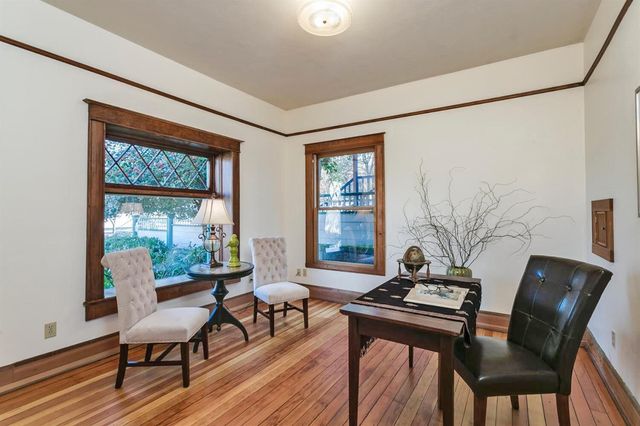 19 Gresham Street, Ashland, OR 97520