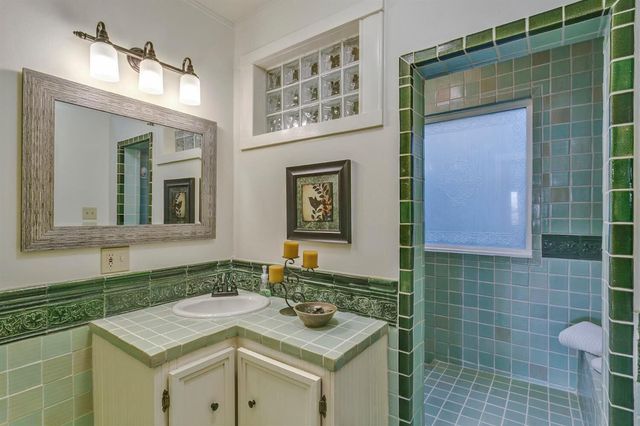 19 Gresham Street, Ashland, OR 97520