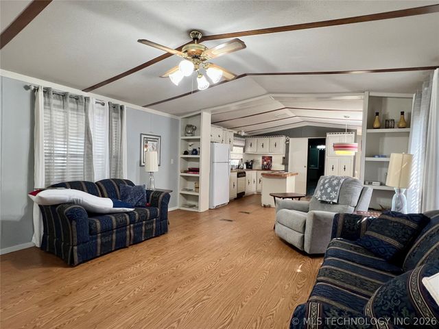 14277 Wildman Road, Kingston, OK 73439