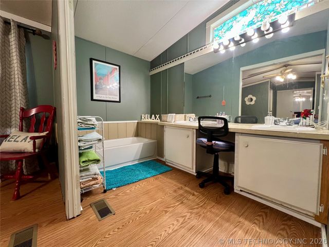 14277 Wildman Road, Kingston, OK 73439