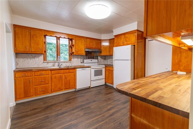 213 Plum St, Plum Boro, PA 15239