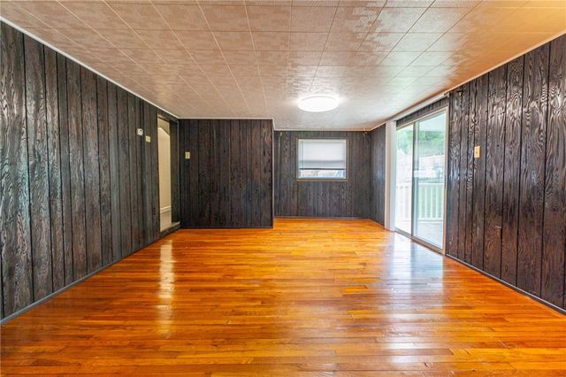 213 Plum St, Plum Boro, PA 15239