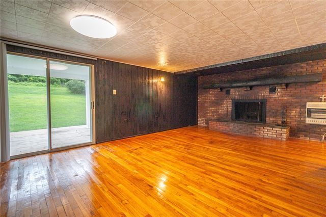 213 Plum St, Plum Boro, PA 15239