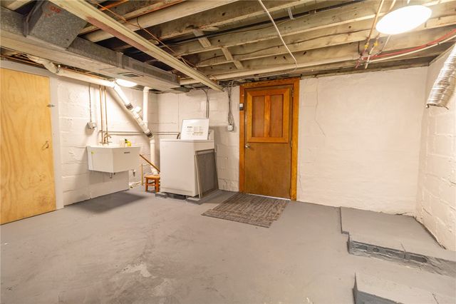 213 Plum St, Plum Boro, PA 15239