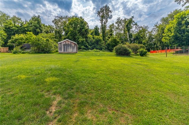213 Plum St, Plum Boro, PA 15239