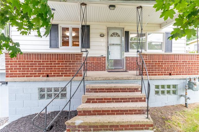 213 Plum St, Plum Boro, PA 15239