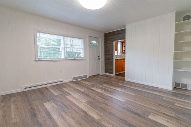 213 Plum St, Plum Boro, PA 15239