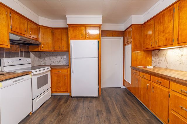 213 Plum St, Plum Boro, PA 15239