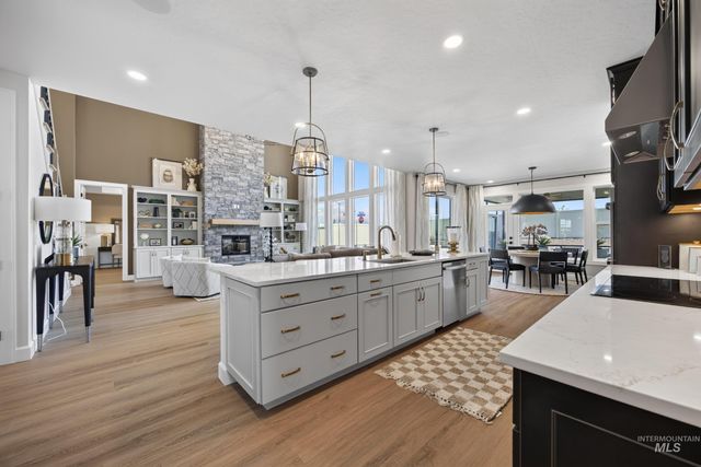 585 E Distributor, Boise, ID 83716