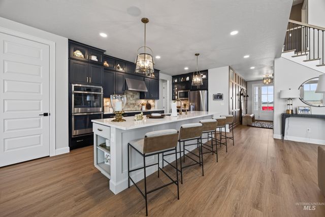 585 E Distributor, Boise, ID 83716