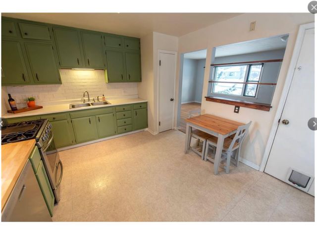 1705 Lark Avenue, Maplewood, MN 55109