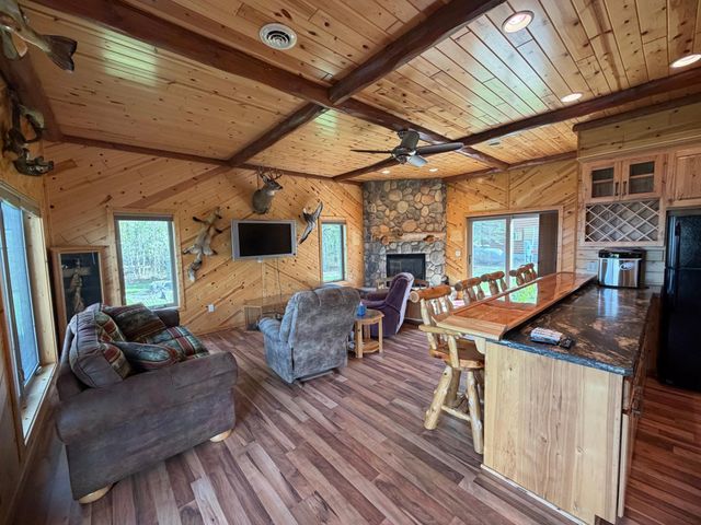 1377 Riverside Drive NW, Baudette, MN 56623