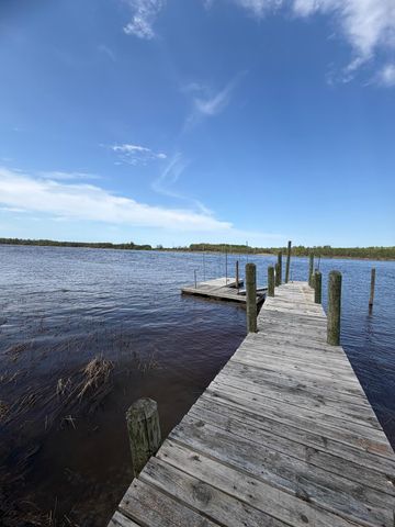 1377 Riverside Drive NW, Baudette, MN 56623
