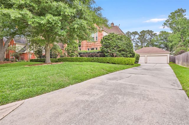 2106 Mountain Lake Drive, Kingwood, TX 77345
