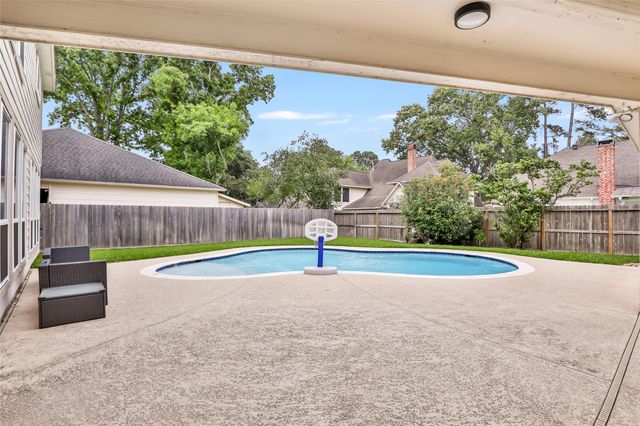 2106 Mountain Lake Drive, Kingwood, TX 77345