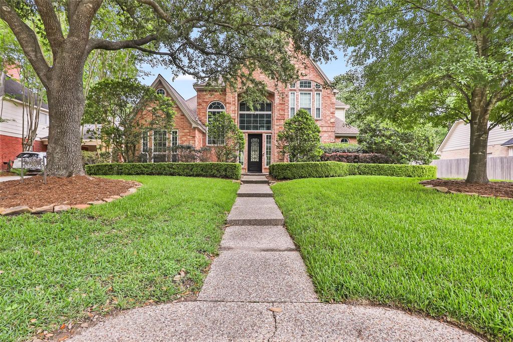 2106 Mountain Lake Drive, Kingwood, TX 77345
