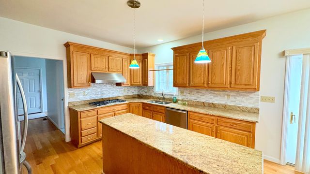 18 Honey Lane, Southington, CT 06489