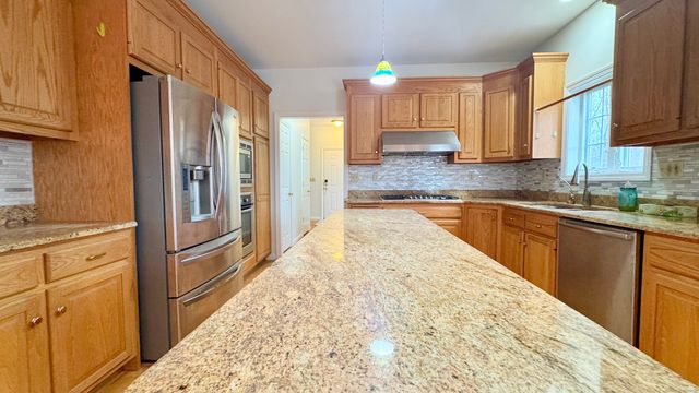 18 Honey Lane, Southington, CT 06489