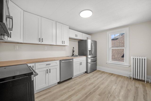64 Union STREET, Hartford, WI 53027