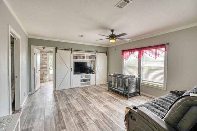 101 Samuel DR, Bertram, TX 78605