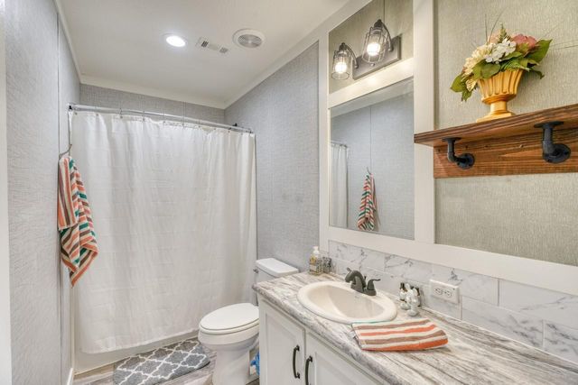 101 Samuel DR, Bertram, TX 78605