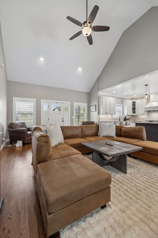 101 Amelia Dr, Bon Aqua, TN 37025