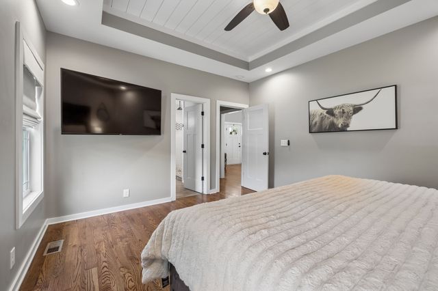 101 Amelia Dr, Bon Aqua, TN 37025