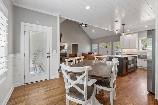 101 Amelia Dr, Bon Aqua, TN 37025