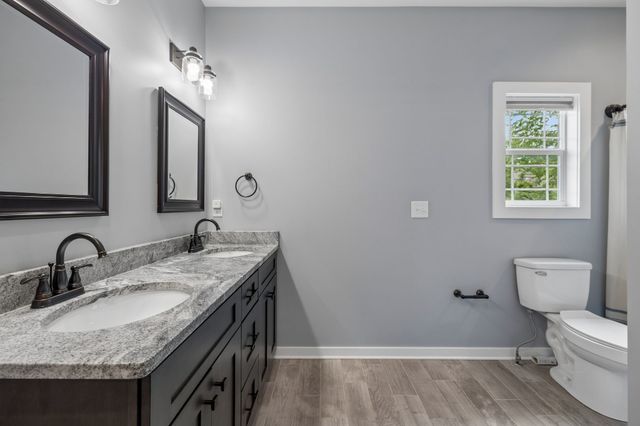 101 Amelia Dr, Bon Aqua, TN 37025