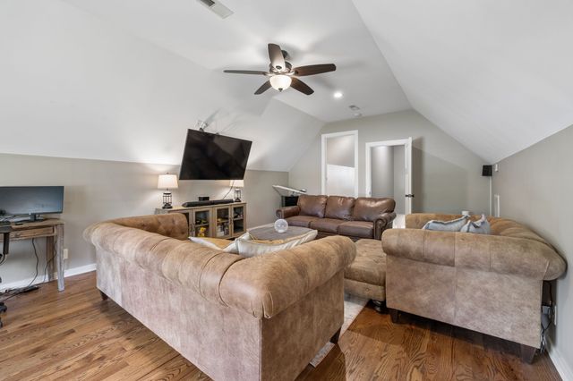 101 Amelia Dr, Bon Aqua, TN 37025
