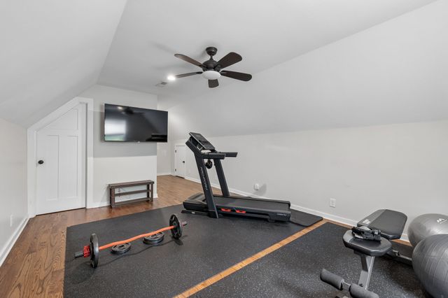 101 Amelia Dr, Bon Aqua, TN 37025