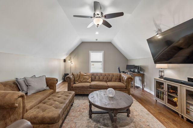 101 Amelia Dr, Bon Aqua, TN 37025
