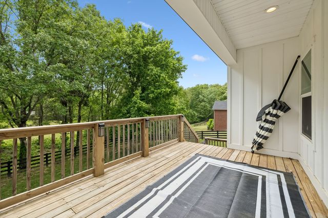 101 Amelia Dr, Bon Aqua, TN 37025