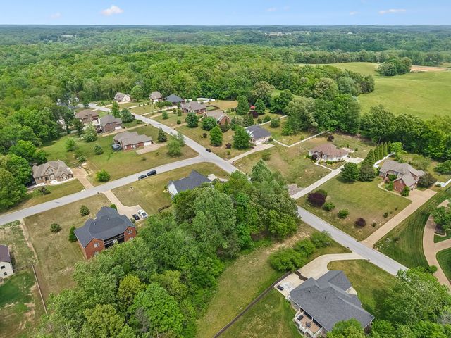 101 Amelia Dr, Bon Aqua, TN 37025