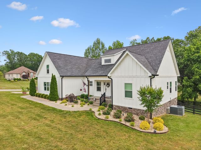 101 Amelia Dr, Bon Aqua, TN 37025