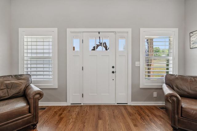 101 Amelia Dr, Bon Aqua, TN 37025