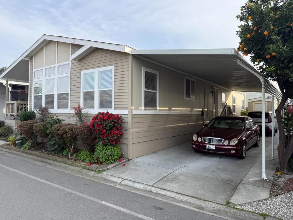 Image 2 of property listing at 1225 Vienna Drive, Sunnyvale, CA 94089