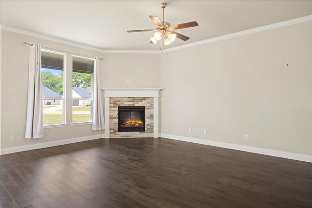 1089 Mickelson Drive, Granbury, TX 76048