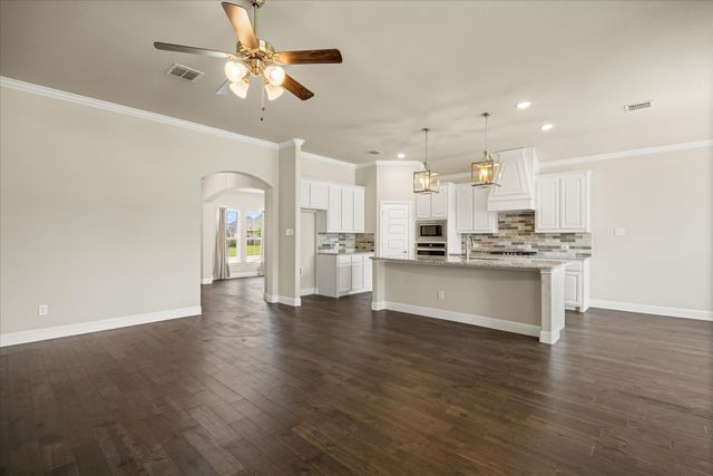 1089 Mickelson Drive, Granbury, TX 76048