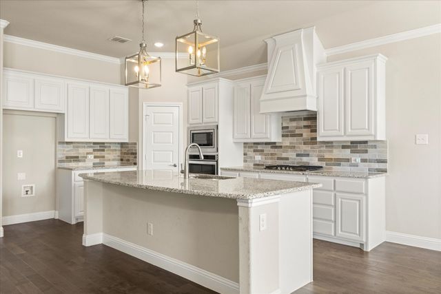 1089 Mickelson Drive, Granbury, TX 76048