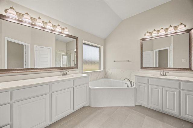 1089 Mickelson Drive, Granbury, TX 76048